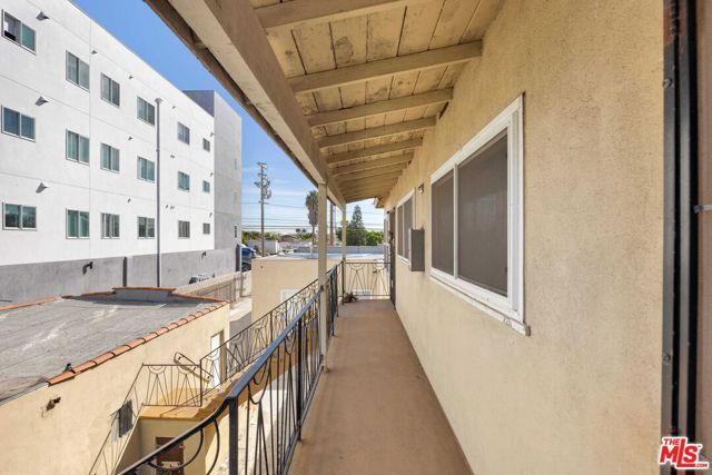 10613 S Inglewood Avenue, Inglewood, CA 90304