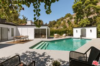 936 Chantilly Road, Los Angeles, CA 90077