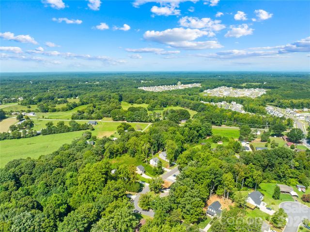 240 Valleybrook Lane, Troutman, NC 28166