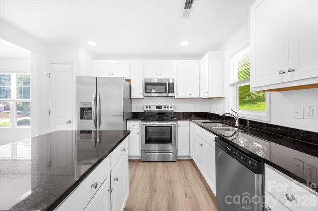 240 Valleybrook Lane, Troutman, NC 28166