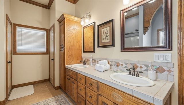 16800 Parks Corner Road, Prairie Grove, AR 72753