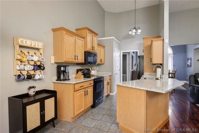 2031 Sterling Oaks Drive, Sellersburg, IN 47172