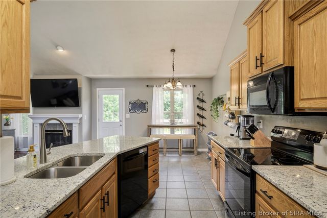 2031 Sterling Oaks Drive, Sellersburg, IN 47172