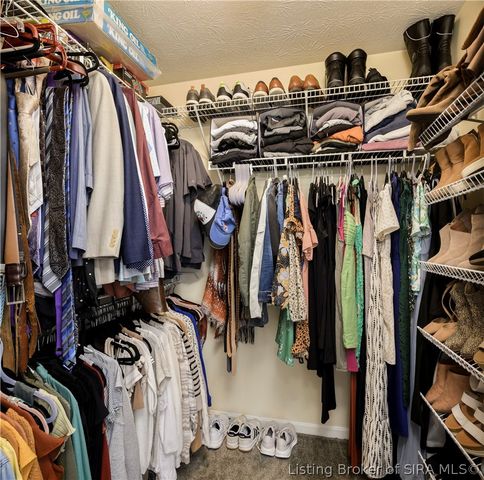 2031 Sterling Oaks Drive, Sellersburg, IN 47172