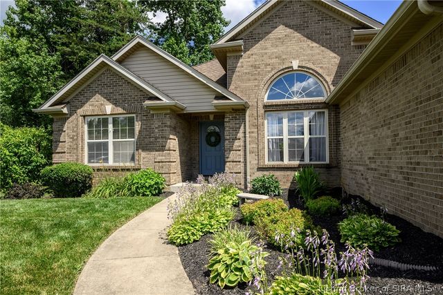 2031 Sterling Oaks Drive, Sellersburg, IN 47172