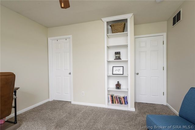 2031 Sterling Oaks Drive, Sellersburg, IN 47172