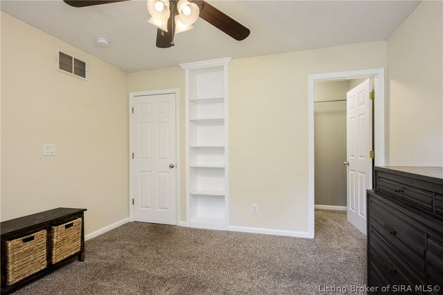 2031 Sterling Oaks Drive, Sellersburg, IN 47172
