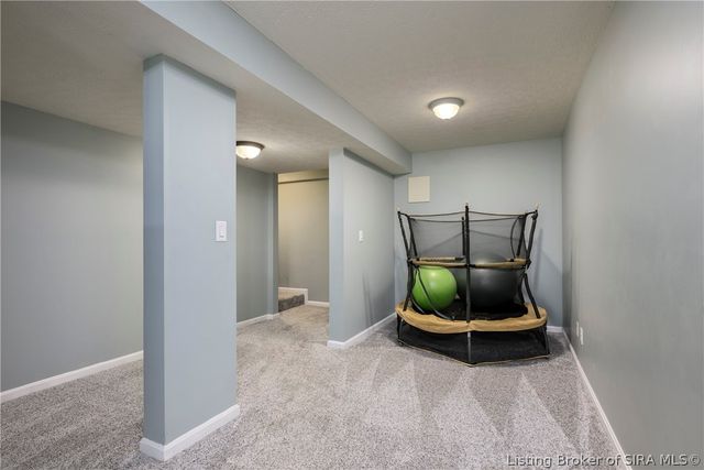 2031 Sterling Oaks Drive, Sellersburg, IN 47172