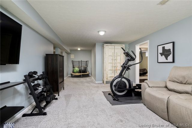 2031 Sterling Oaks Drive, Sellersburg, IN 47172