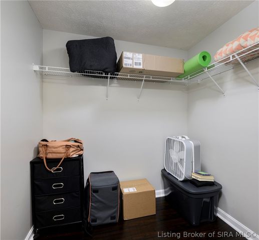 2031 Sterling Oaks Drive, Sellersburg, IN 47172