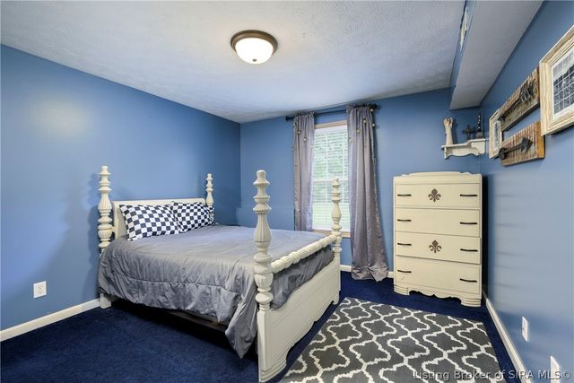 2031 Sterling Oaks Drive, Sellersburg, IN 47172