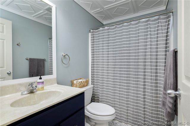 2031 Sterling Oaks Drive, Sellersburg, IN 47172