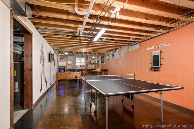 2031 Sterling Oaks Drive, Sellersburg, IN 47172