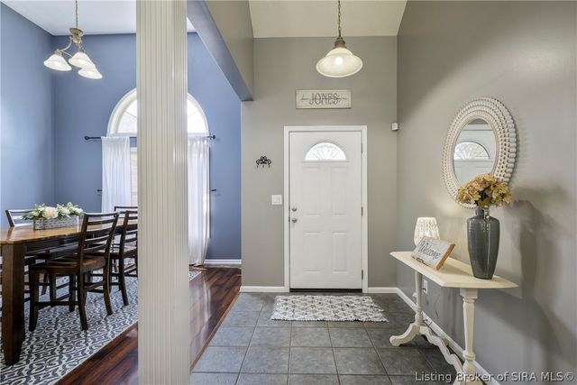 2031 Sterling Oaks Drive, Sellersburg, IN 47172