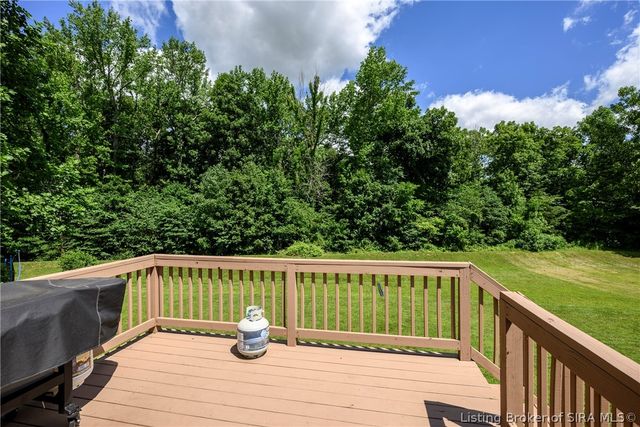 2031 Sterling Oaks Drive, Sellersburg, IN 47172