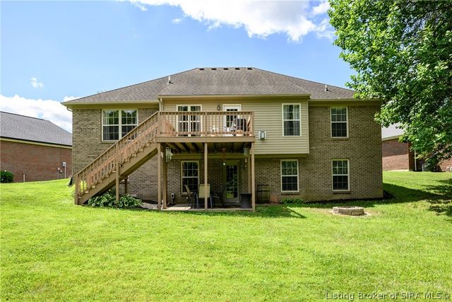 2031 Sterling Oaks Drive, Sellersburg, IN 47172