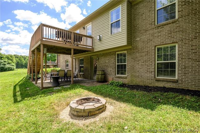 2031 Sterling Oaks Drive, Sellersburg, IN 47172