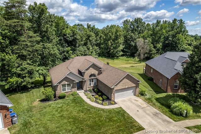 2031 Sterling Oaks Drive, Sellersburg, IN 47172