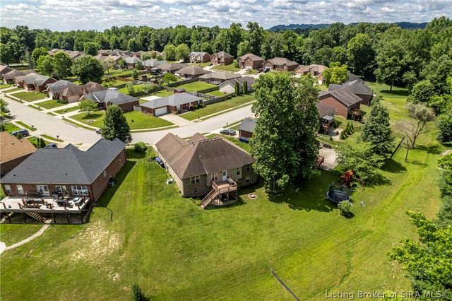 2031 Sterling Oaks Drive, Sellersburg, IN 47172
