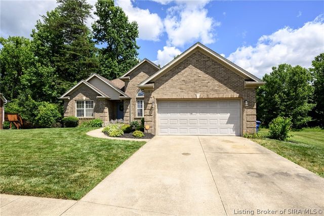 2031 Sterling Oaks Drive, Sellersburg, IN 47172