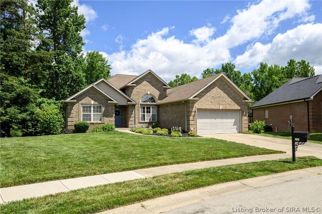 2031 Sterling Oaks Drive, Sellersburg, IN 47172