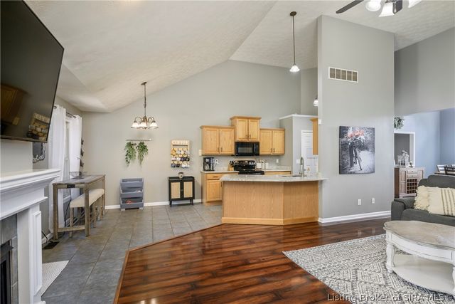 2031 Sterling Oaks Drive, Sellersburg, IN 47172