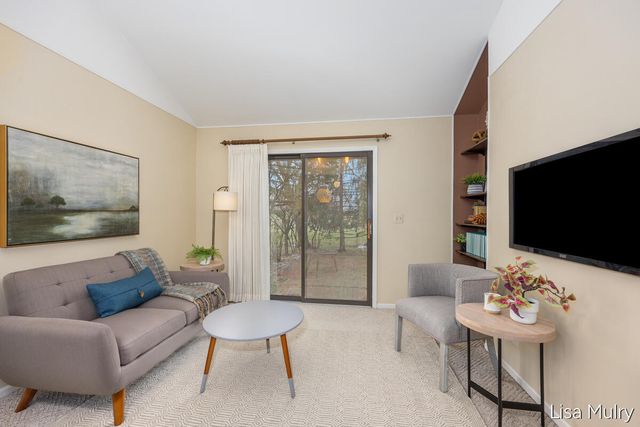 1810 Southampton SE, Grand Rapids, MI 49508