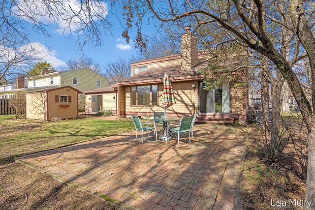 1810 Southampton SE, Grand Rapids, MI 49508