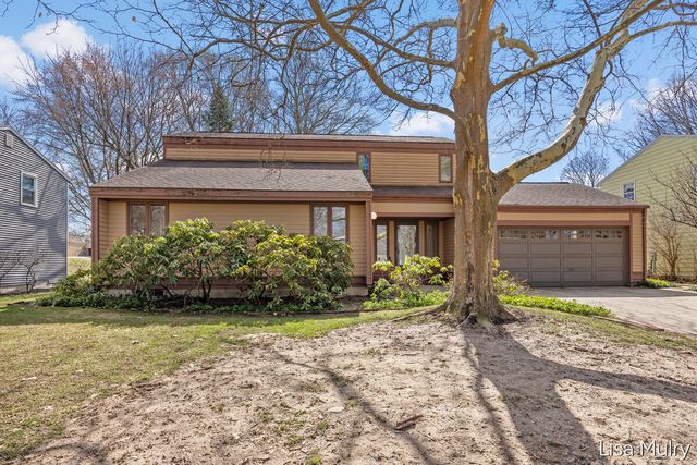 1810 Southampton SE, Grand Rapids, MI 49508