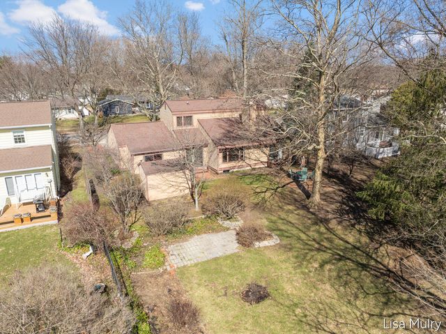 1810 Southampton SE, Grand Rapids, MI 49508