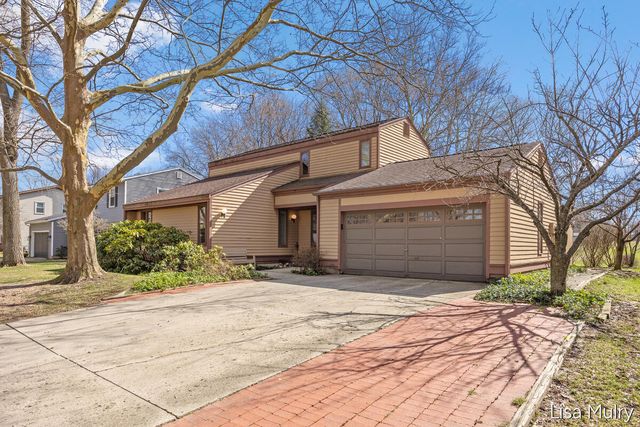 1810 Southampton SE, Grand Rapids, MI 49508