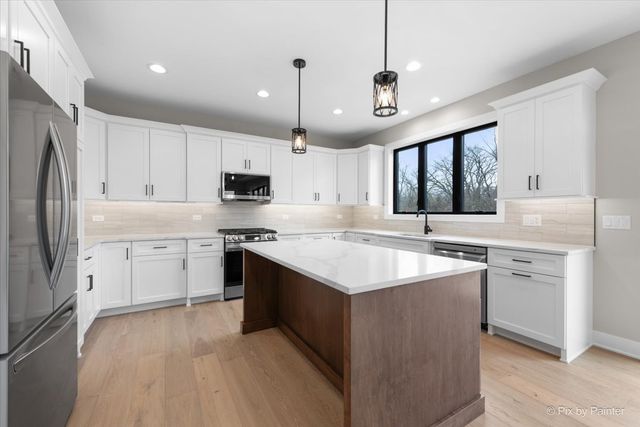 1225 Noble Drive, Port Barrington, IL 60010