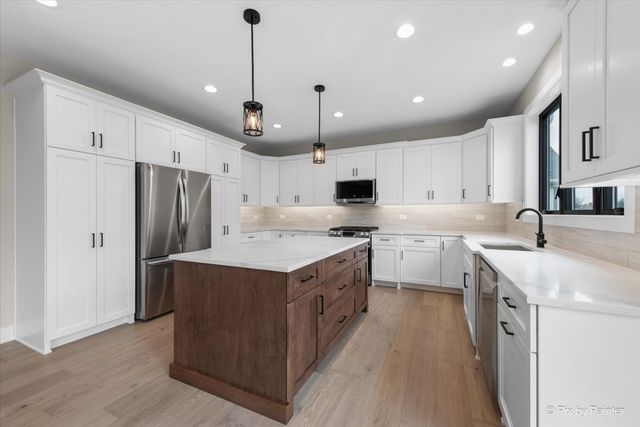 1225 Noble Drive, Port Barrington, IL 60010