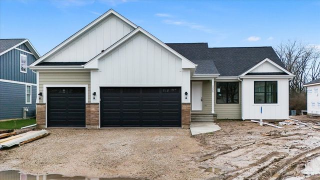 1225 Noble Drive, Port Barrington, IL 60010