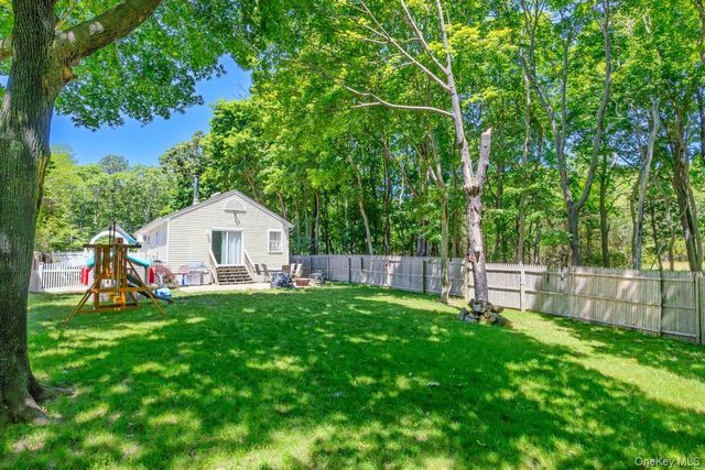 283 Railroad Avenue, Center Moriches, NY 11934