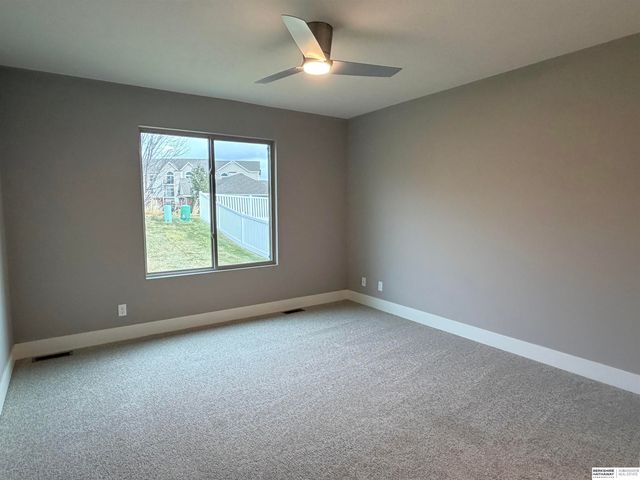 2613 Piney Creek Drive, Elkhorn, NE 68022