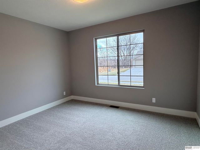 2613 Piney Creek Drive, Elkhorn, NE 68022