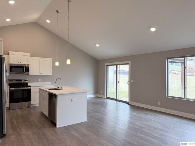 2613 Piney Creek Drive, Elkhorn, NE 68022