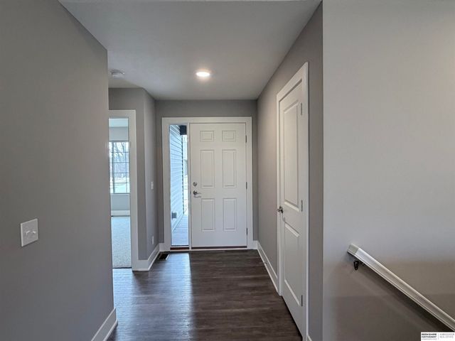 2613 Piney Creek Drive, Elkhorn, NE 68022