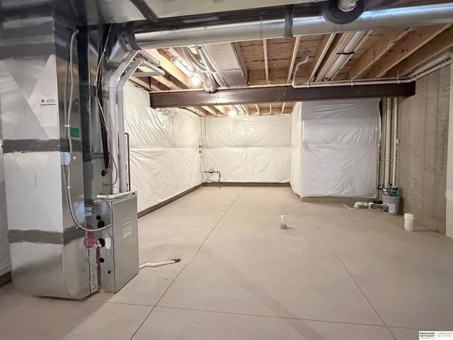 2613 Piney Creek Drive, Elkhorn, NE 68022