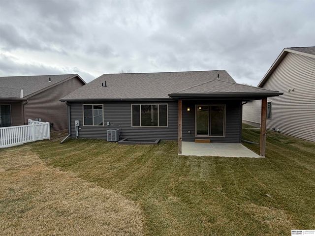 2613 Piney Creek Drive, Elkhorn, NE 68022