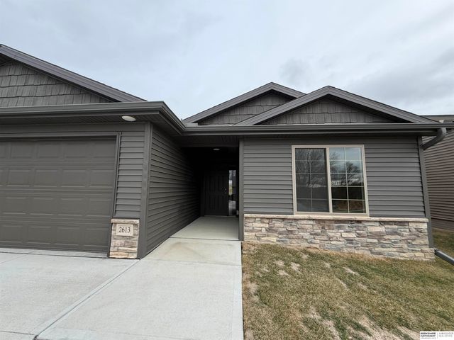 2613 Piney Creek Drive, Elkhorn, NE 68022