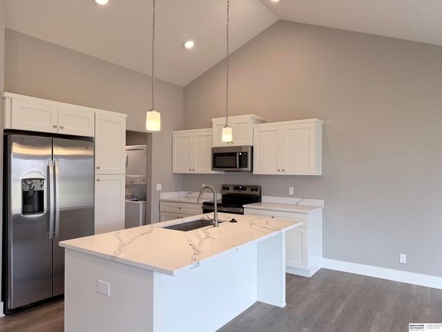 2613 Piney Creek Drive, Elkhorn, NE 68022