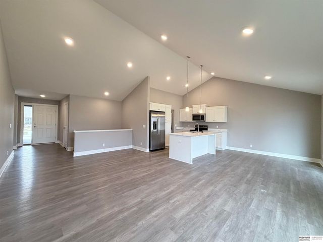 2613 Piney Creek Drive, Elkhorn, NE 68022