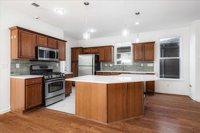 275 ISLAND VILLAGE DR, Memphis, TN 38103