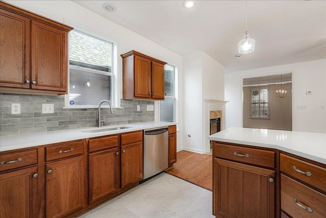 275 ISLAND VILLAGE DR, Memphis, TN 38103