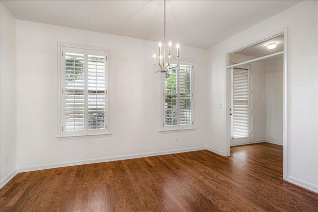 275 ISLAND VILLAGE DR, Memphis, TN 38103