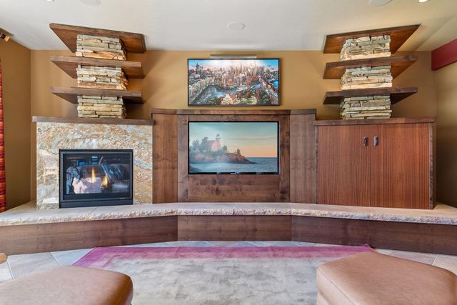 700 Hidden Creek Trail, Mendota Heights, MN 55118