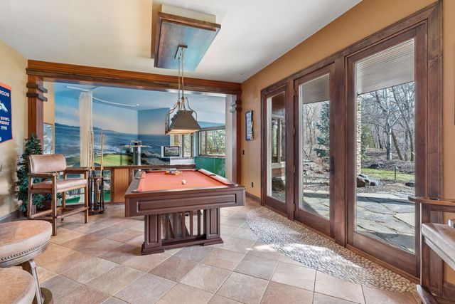 700 Hidden Creek Trail, Mendota Heights, MN 55118