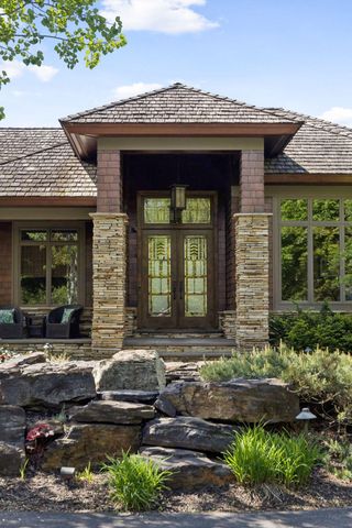 700 Hidden Creek Trail, Mendota Heights, MN 55118